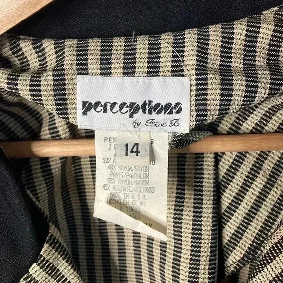 Vintage‎ perceptions jacket 🏡 - Picture 2 of 5